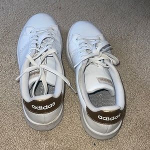 Adidas Sneakers Gold